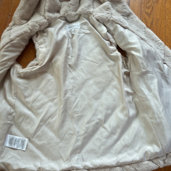 BCBG generation faux fur vest - Picture 4 of 8